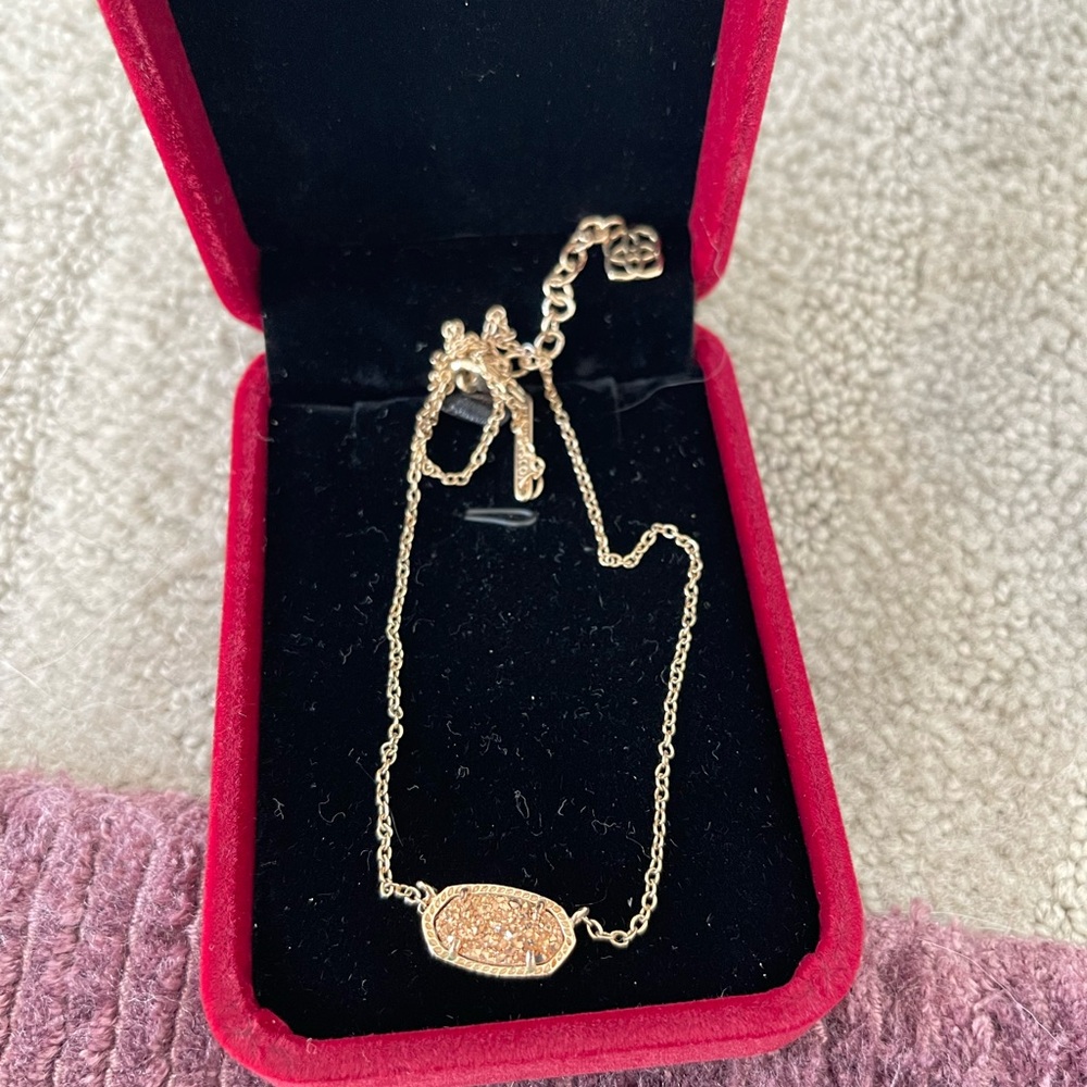 Good Kendra Scott necklace